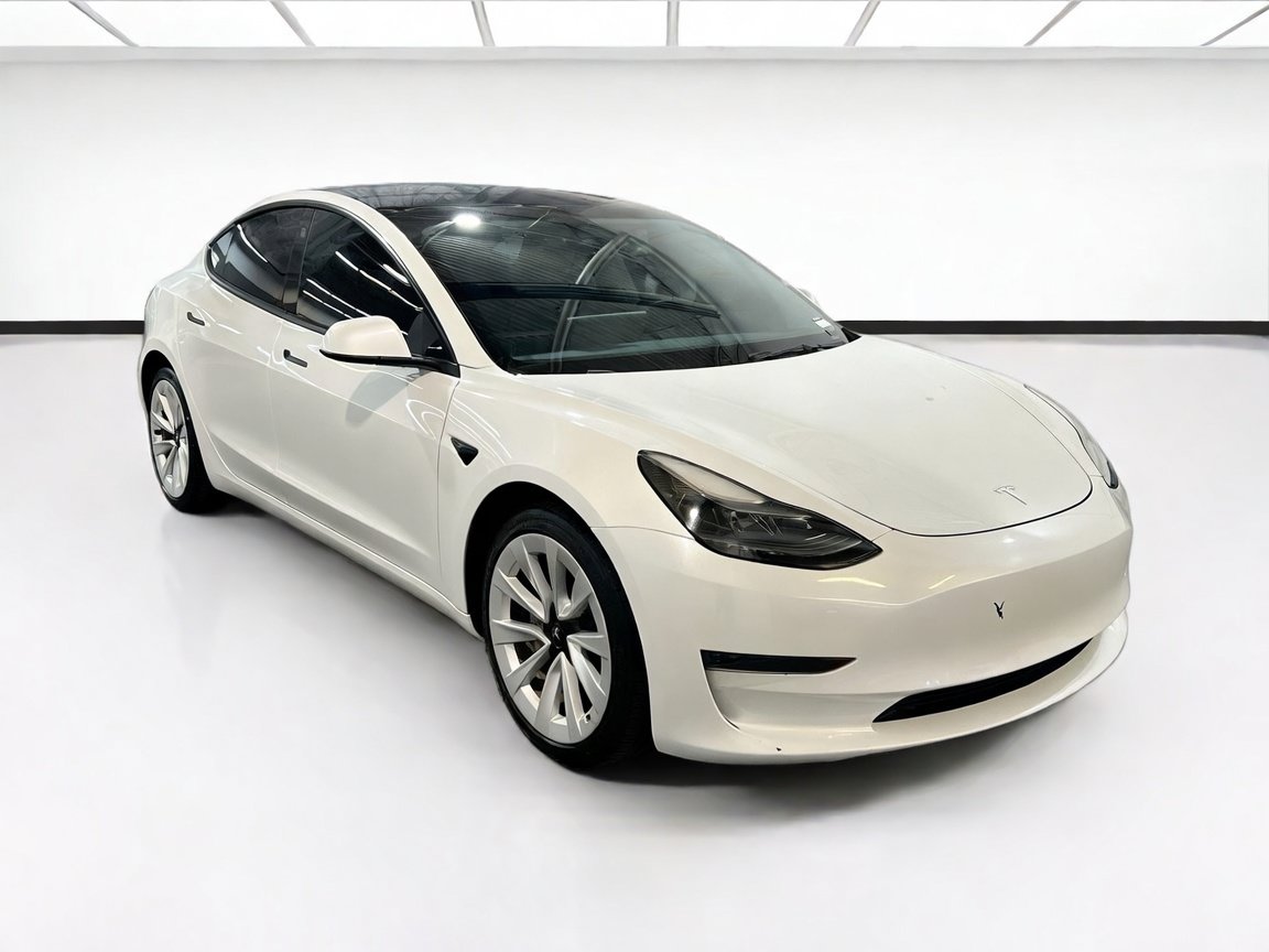 Used 2023 Tesla Model 3 Standard Range RWD image 3