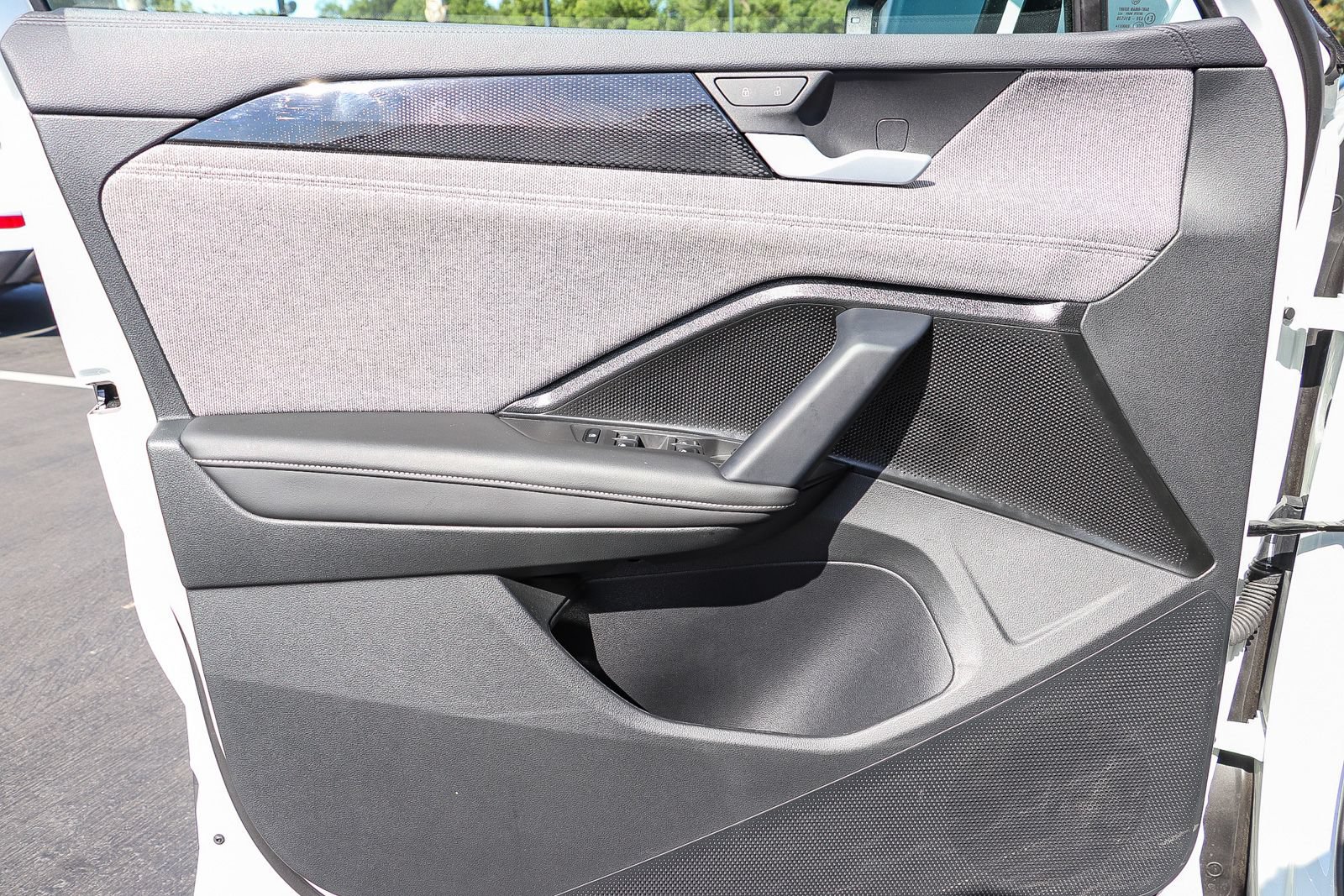 Certified 2025 Volkswagen Tiguan S FWD image 22