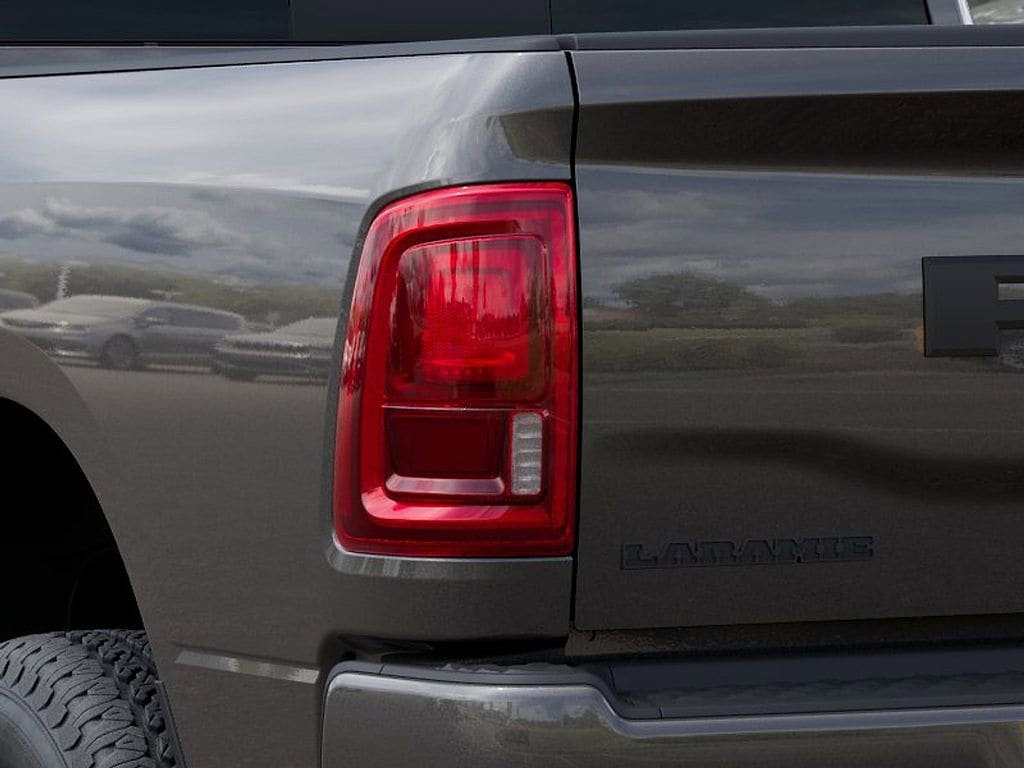 New 2026 RAM 2500 Laramie AWD/4WD image 9