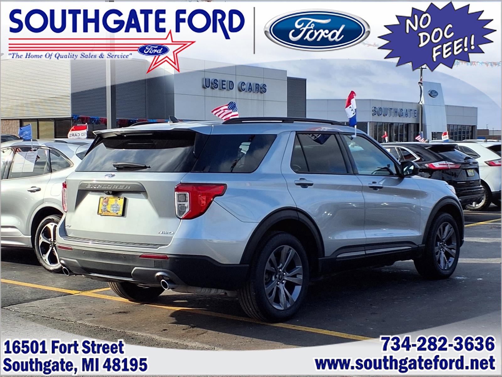 Used 2023 Ford Explorer XLT w/ Equipment Group 202A image 2