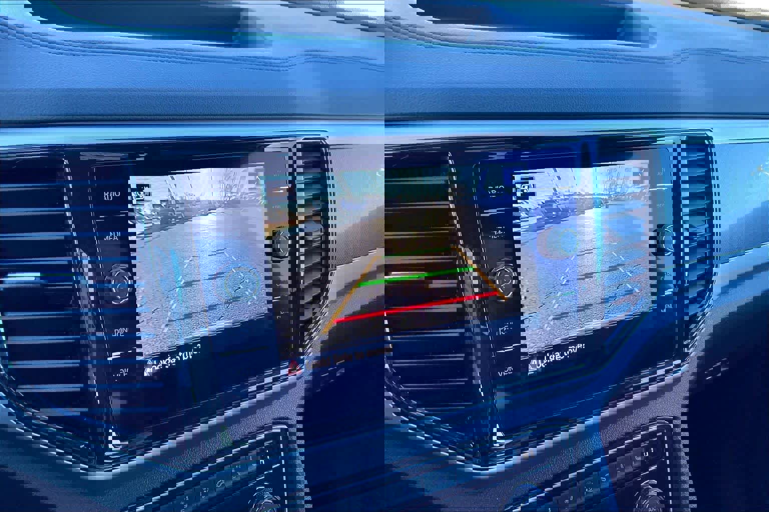 Used 2021 Volkswagen Atlas SEL Premium image 27