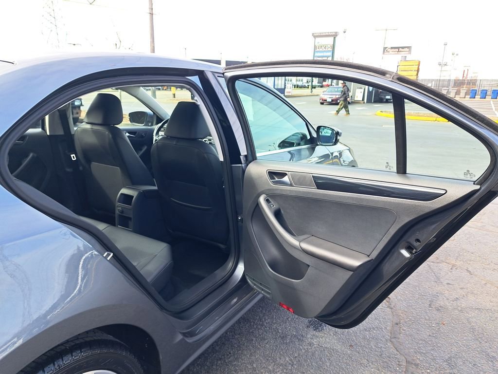 Used 2016 Volkswagen Jetta SEL image 14