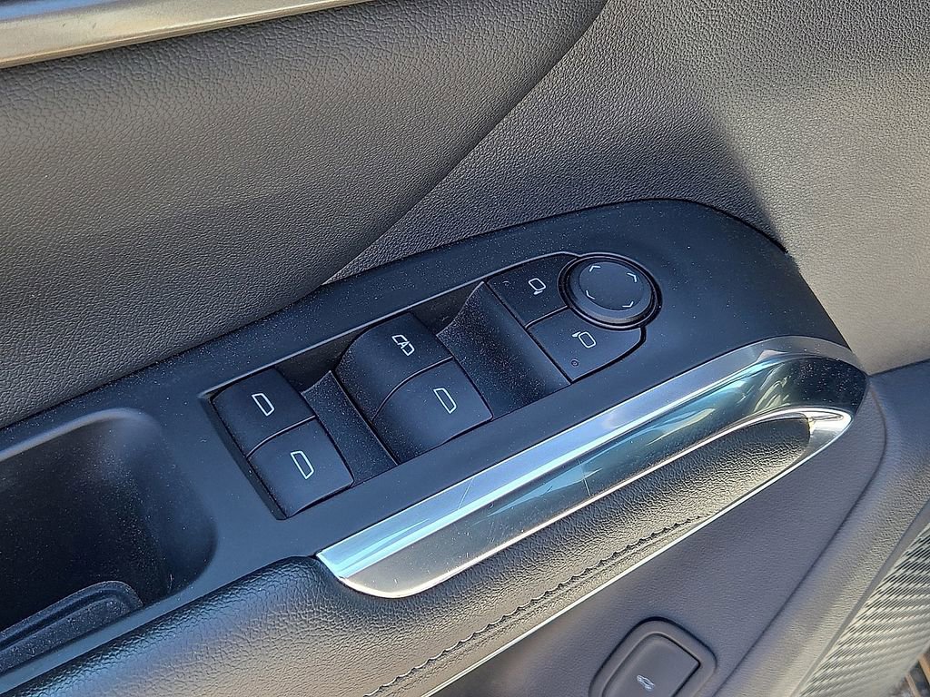 Used 2024 Chevrolet Traverse LT AWD/4WD image 24