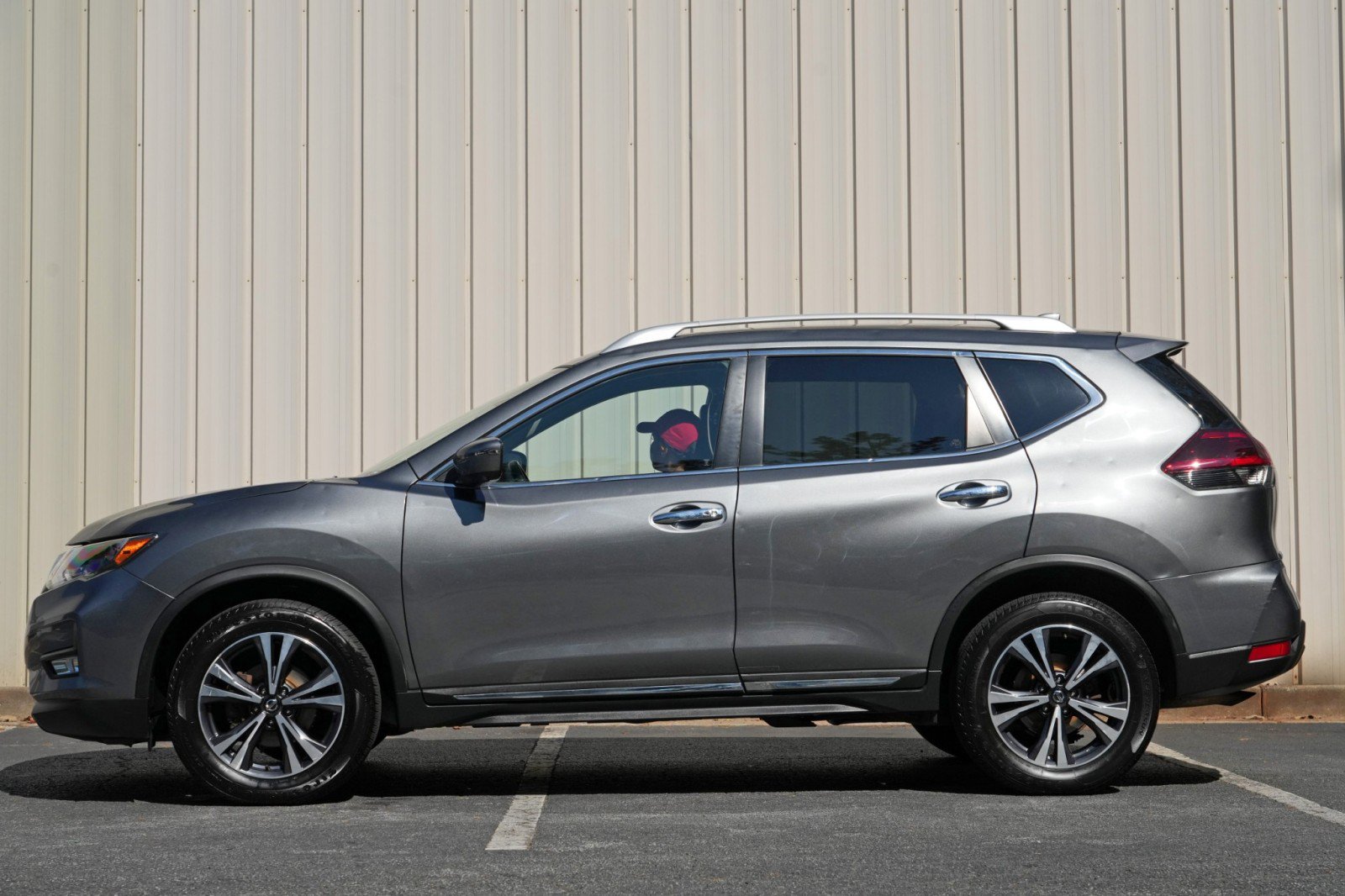 Used 2018 Nissan Rogue SL AWD/4WD image 8