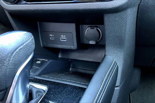 Used 2024 Nissan Kicks SR w/ SR Premium Package FWD image 15