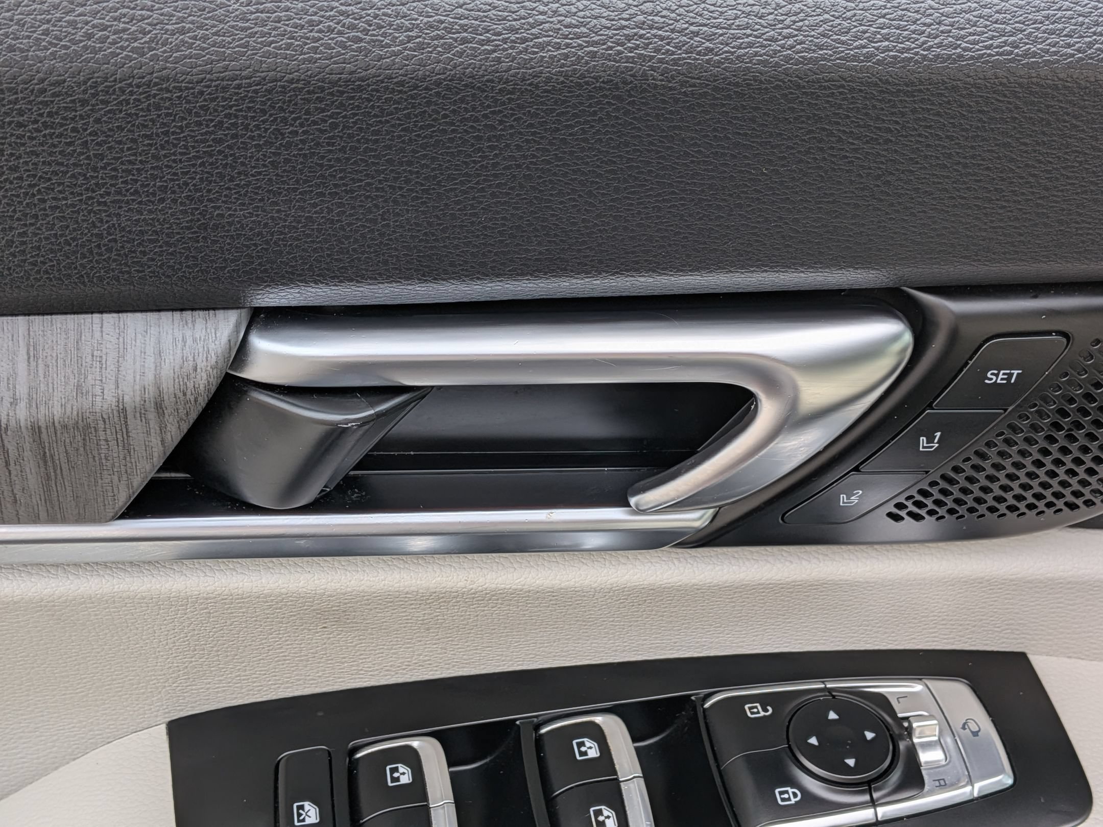 Used 2023 Kia Telluride SX FWD image 12