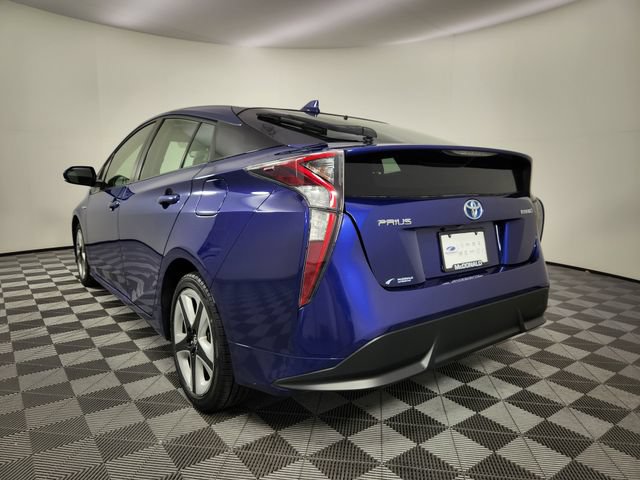 Used 2016 Toyota Prius Three Touring w/ Preferred Accessory Package FWD image 3