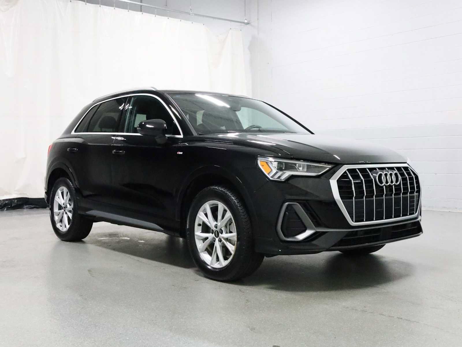 Certified 2025 Audi Q3 2.0T Premium w/ Convenience Package AWD/4WD image 13