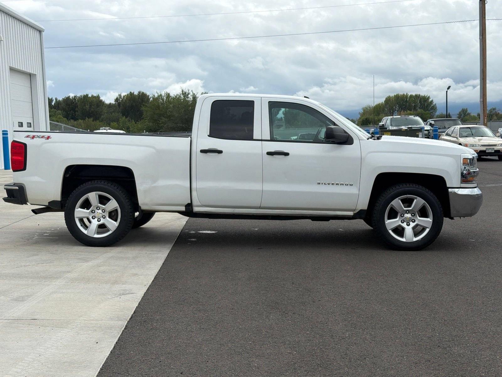 Used 2017 Chevrolet Silverado 1500 LS w/ Trailering Package AWD/4WD image 8