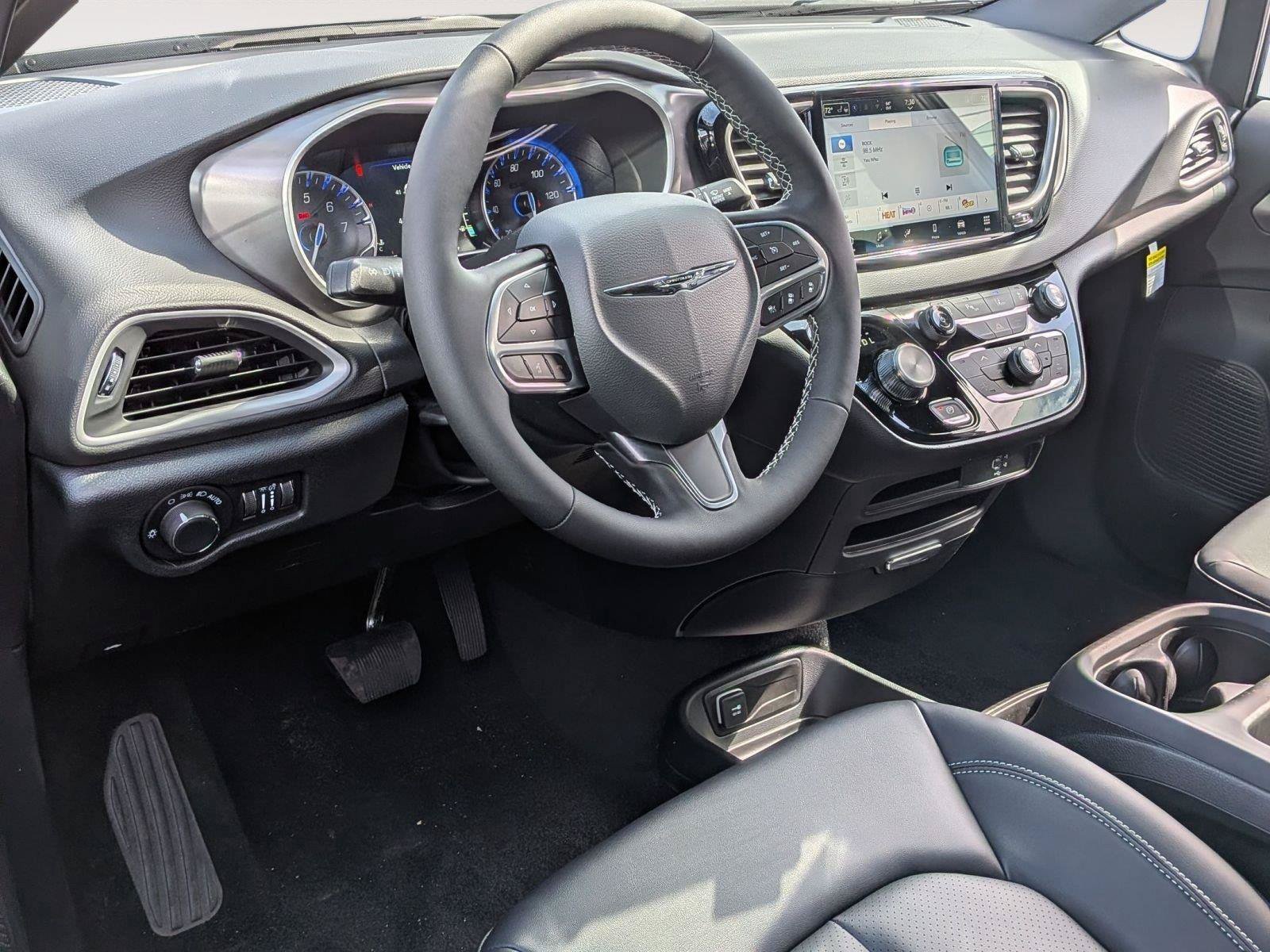 New 2026 Chrysler Voyager LX FWD image 35