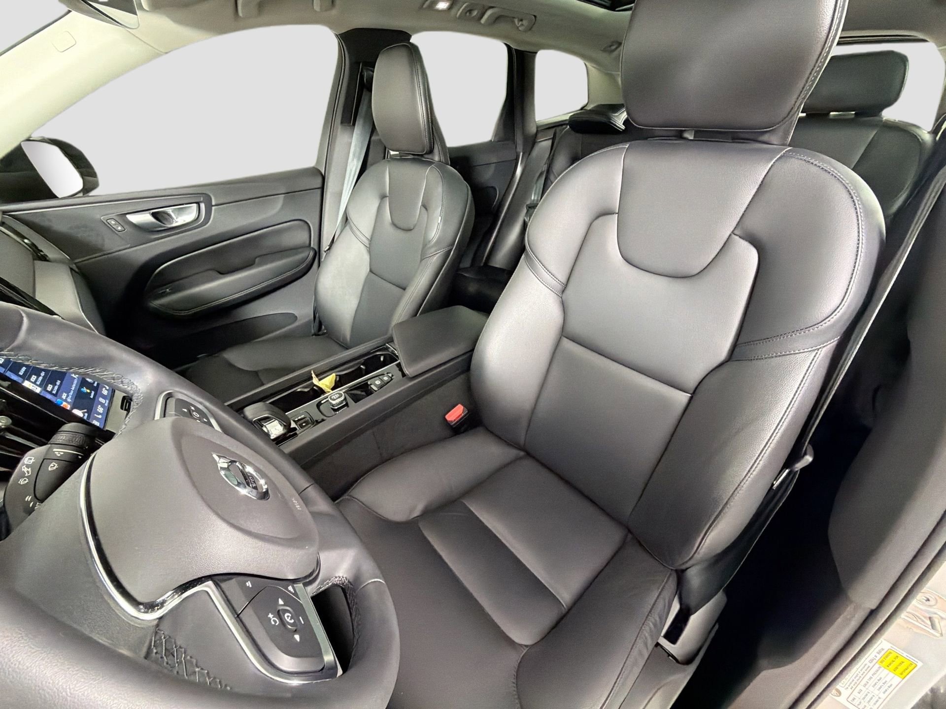 Certified 2024 Volvo XC60 B5 Core AWD/4WD image 21