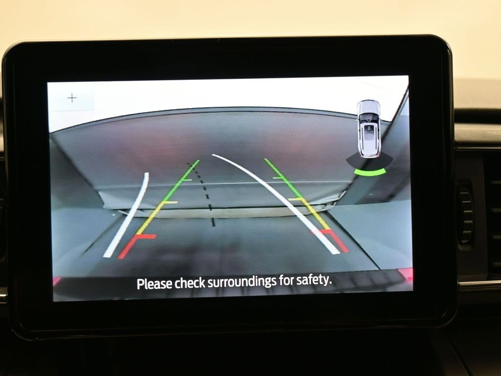 Used 2022 Ford Explorer XLT w/ Equipment Group 202A image 22