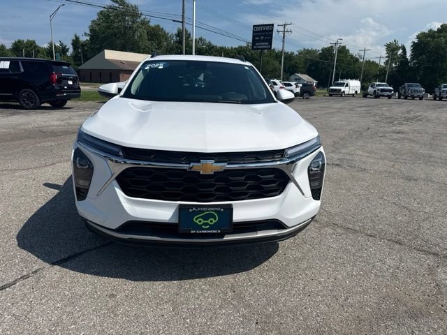 Certified 2025 Chevrolet Trax LT w/ Driver Confidence Package FWD image 2