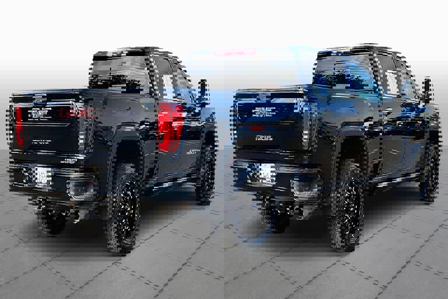 Used 2021 GMC Sierra 2500 Denali w/ Denali Ultimate Package image 12