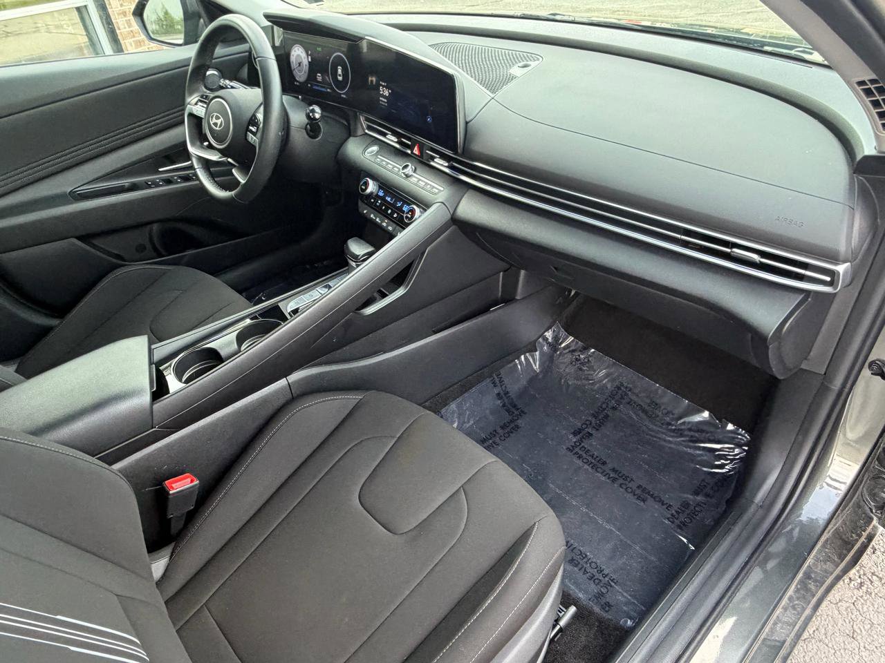 Used 2025 Hyundai Elantra SEL image 28