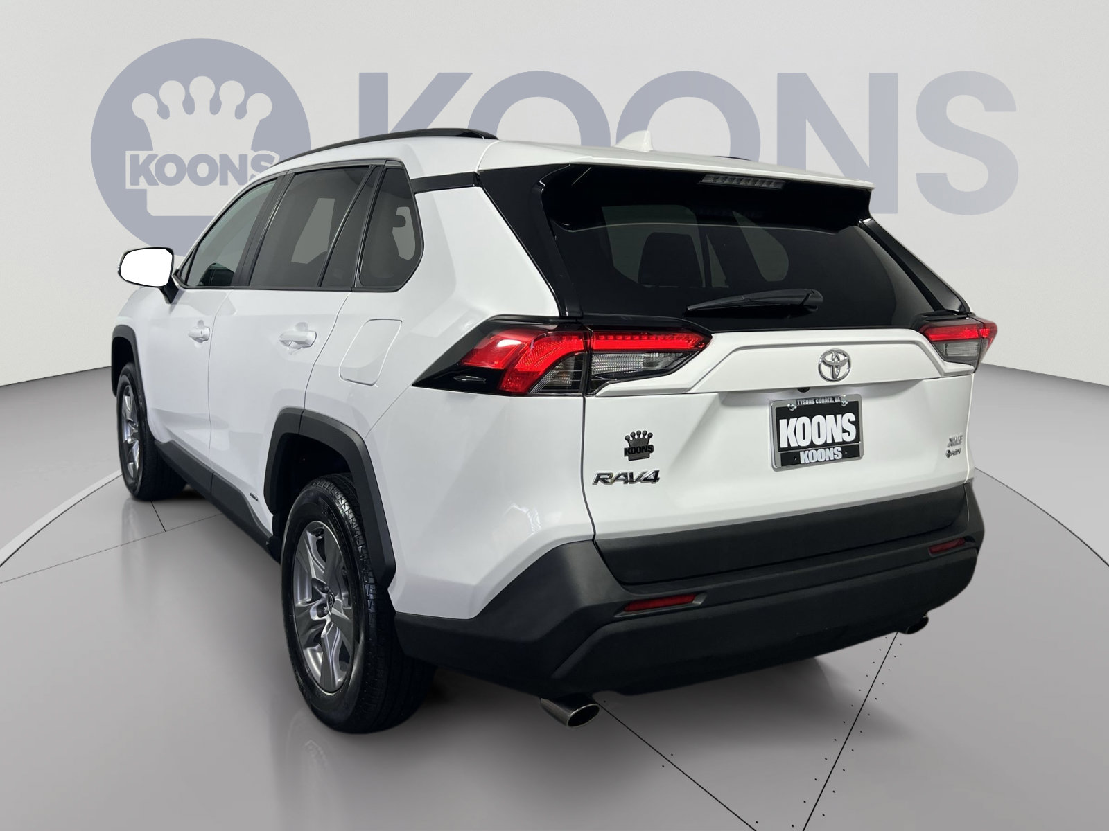 Used 2025 Toyota RAV4 XLE AWD/4WD image 4