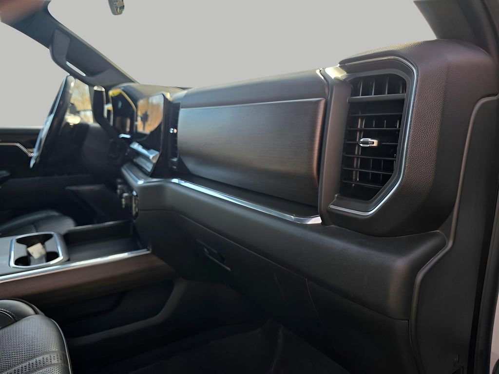 Used 2024 Chevrolet Silverado 2500 High Country w/ Technology Package image 15