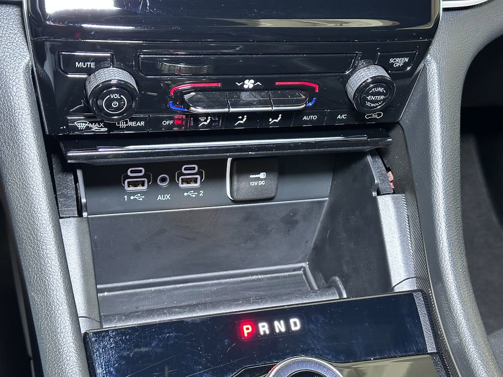 Certified 2024 Jeep Grand Cherokee Laredo w/ Trailer Tow Package image 39