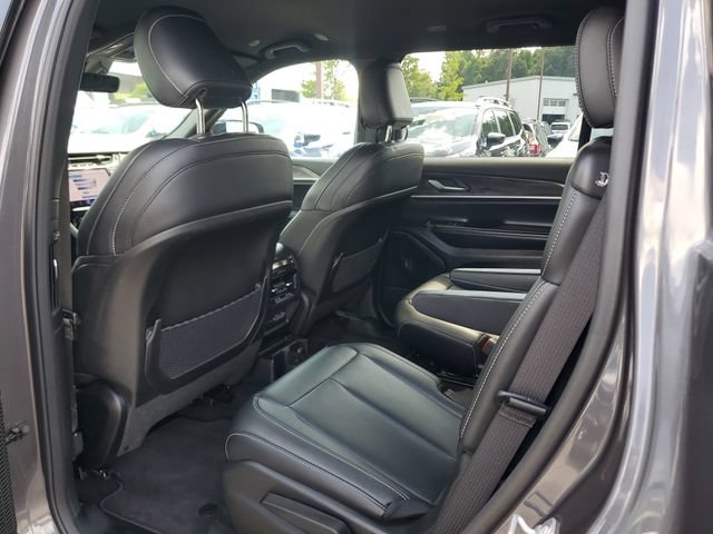 Certified 2025 Jeep Grand Cherokee L Limited w/ Black Appearance Package AWD/4WD image 16