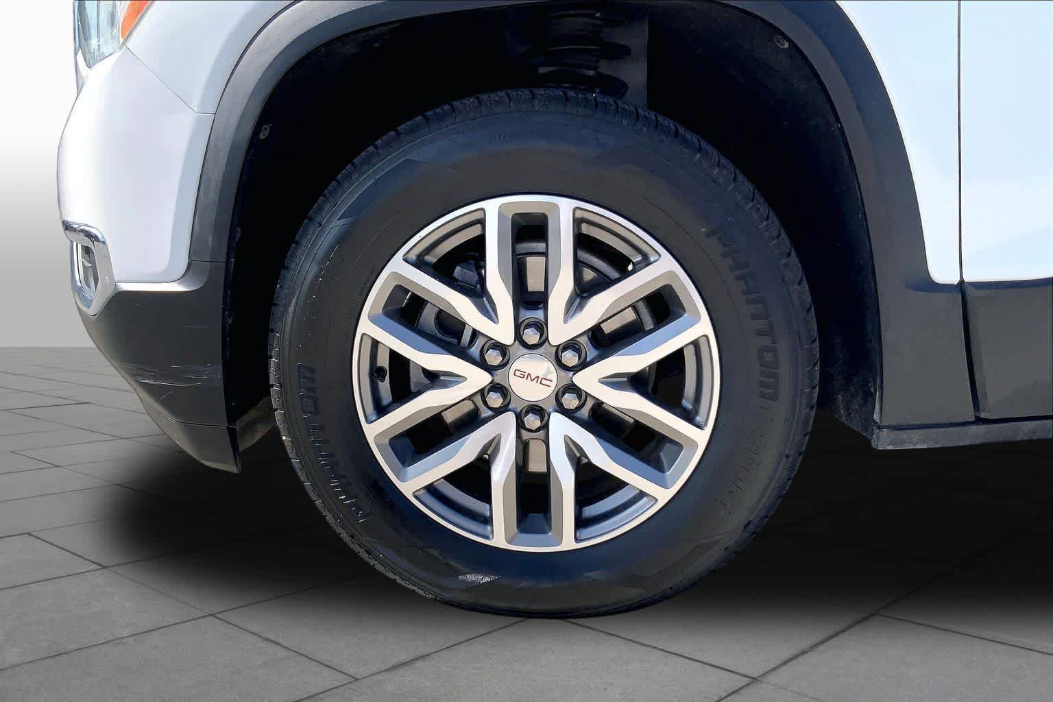 Used 2019 GMC Acadia SLE FWD image 11