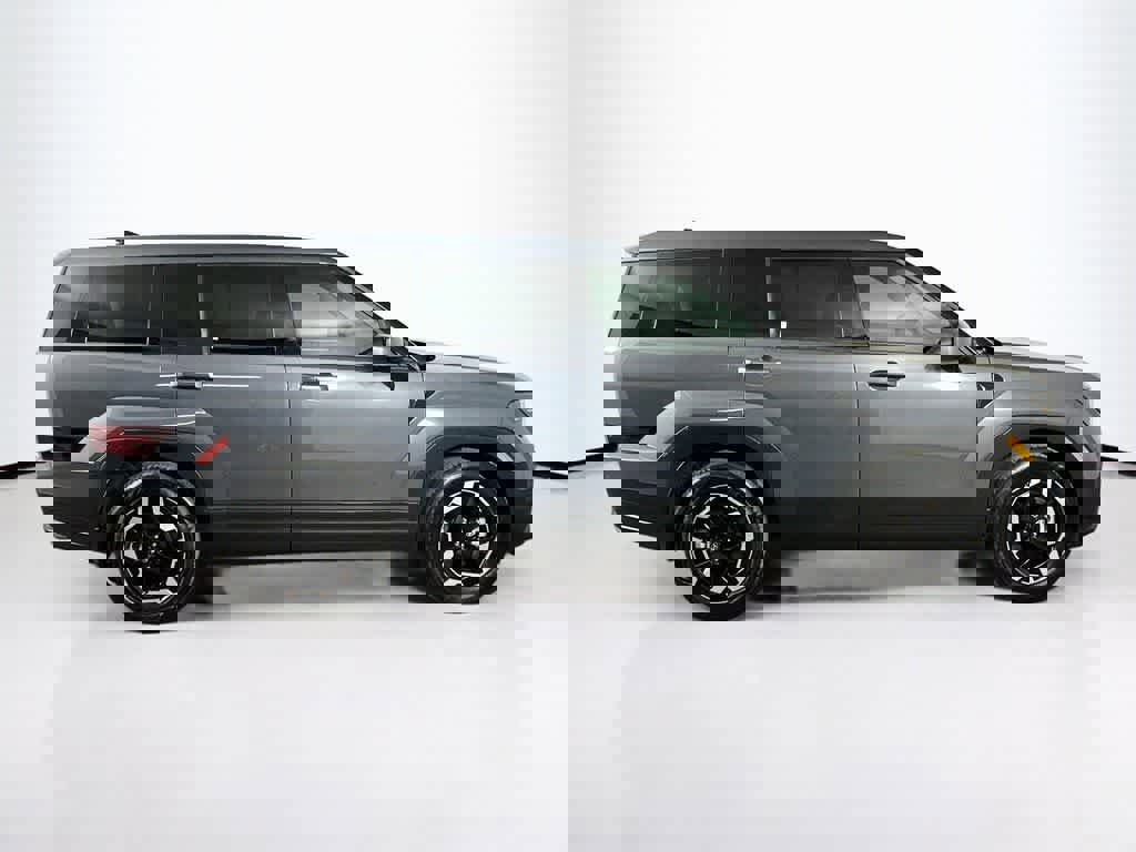 Used 2024 Hyundai Santa Fe SE FWD image 24