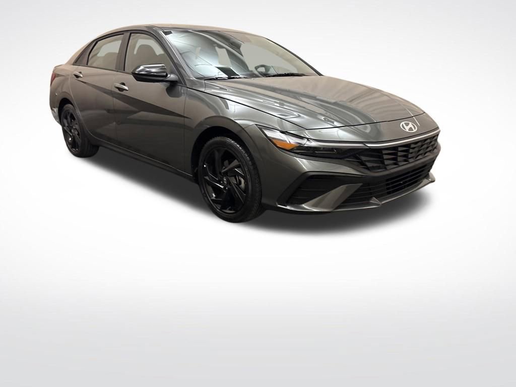 Certified 2026 Hyundai Elantra Sport FWD image 3