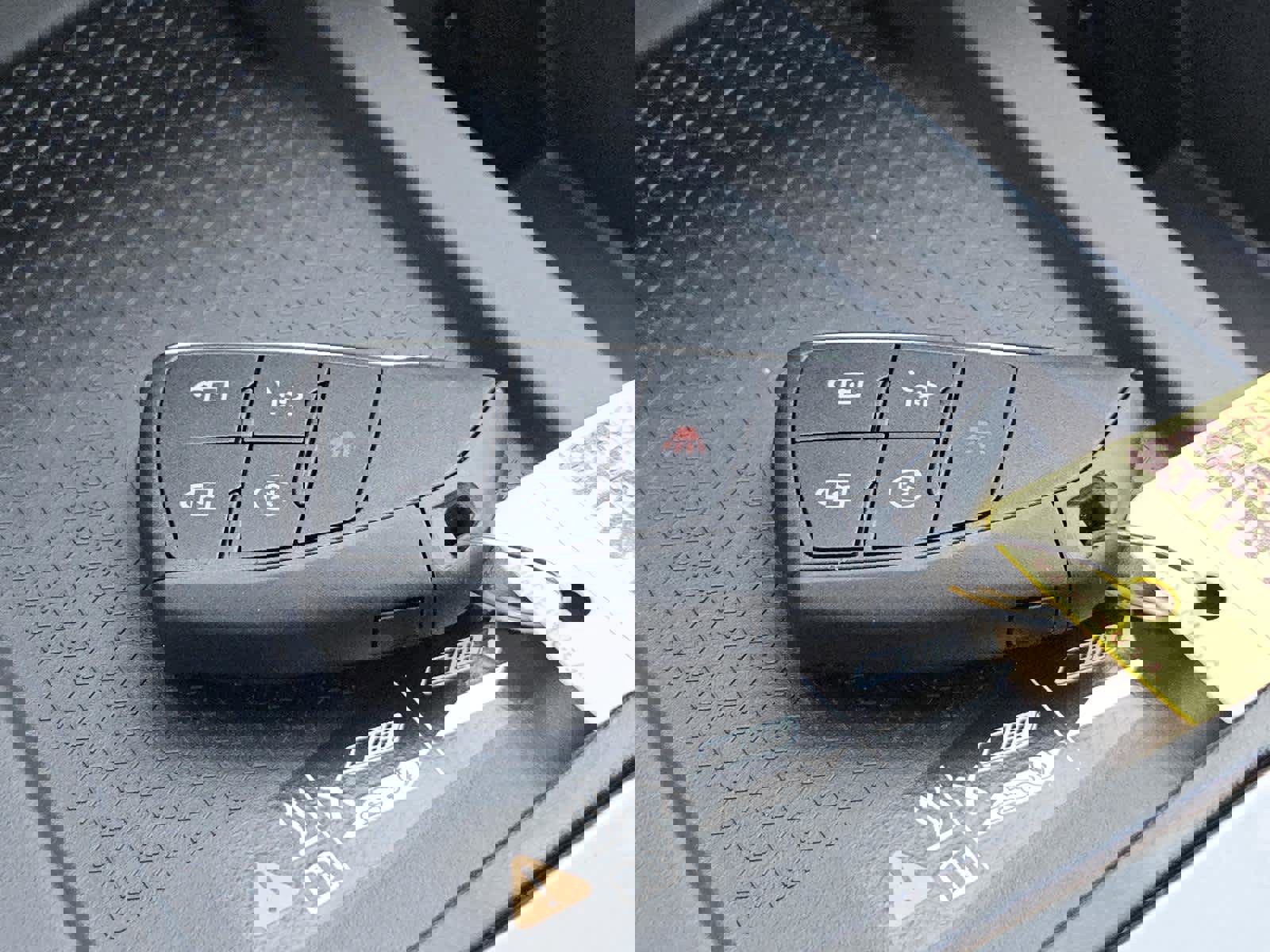 New 2025 GMC Acadia Elevation image 24