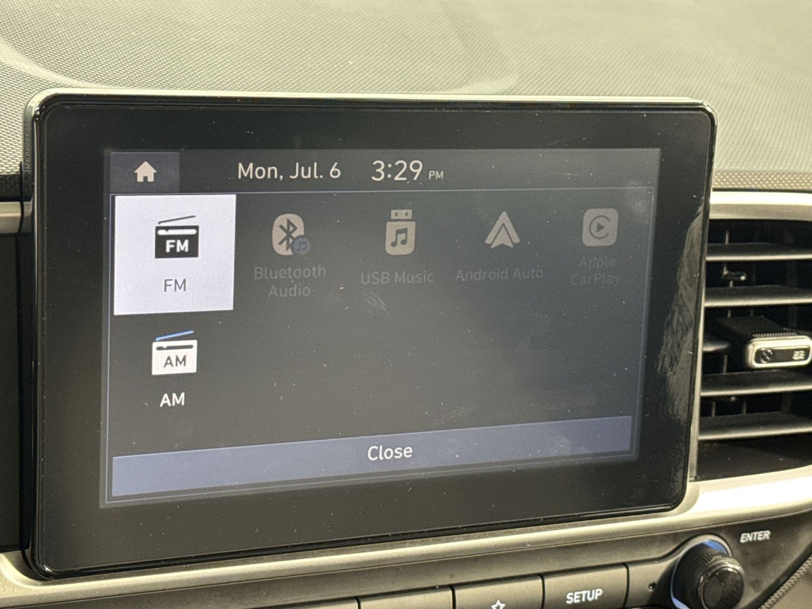 Used 2025 Hyundai Venue SEL FWD image 32