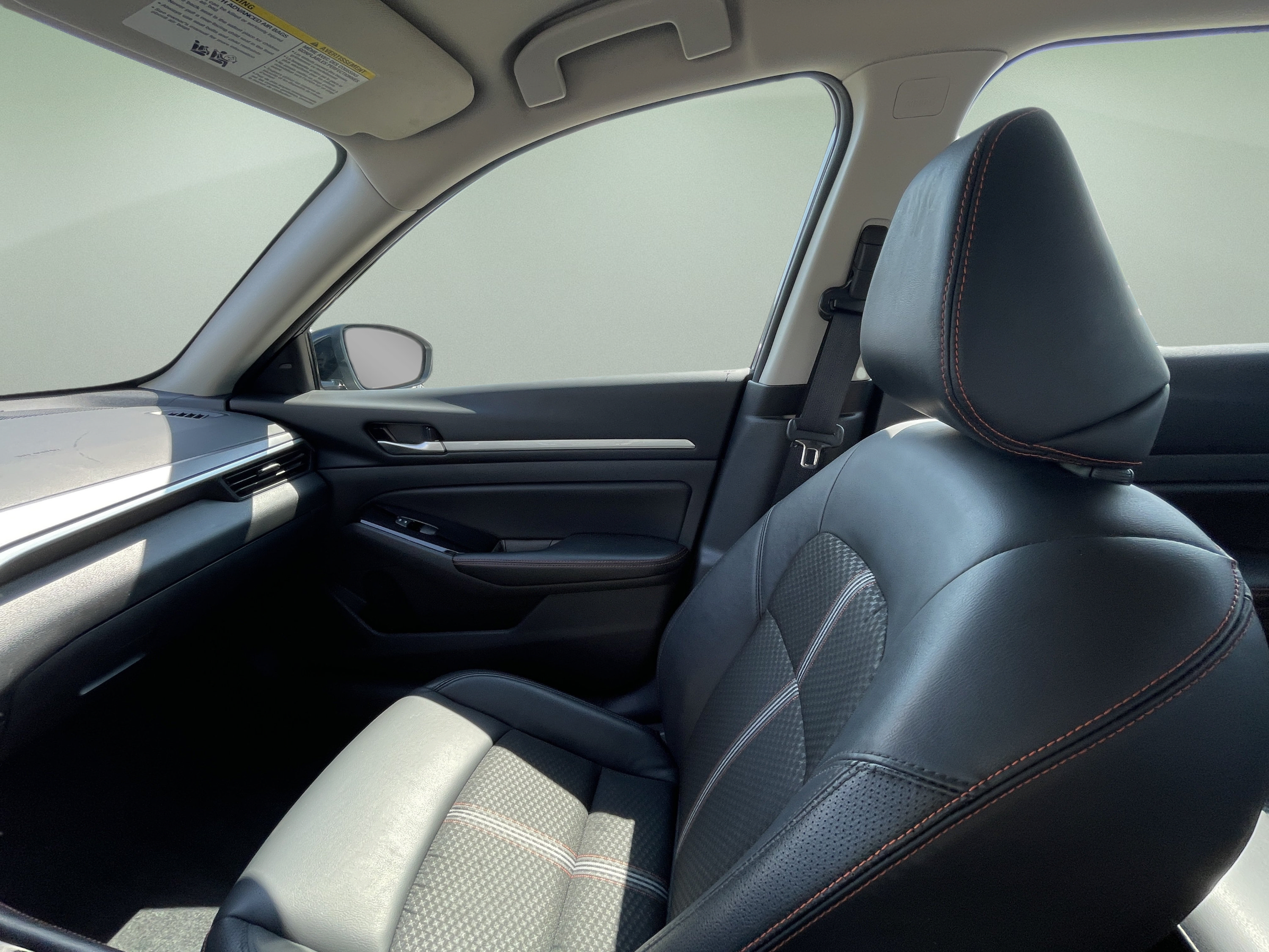 Used 2025 Nissan Altima 2.5 SR FWD image 33