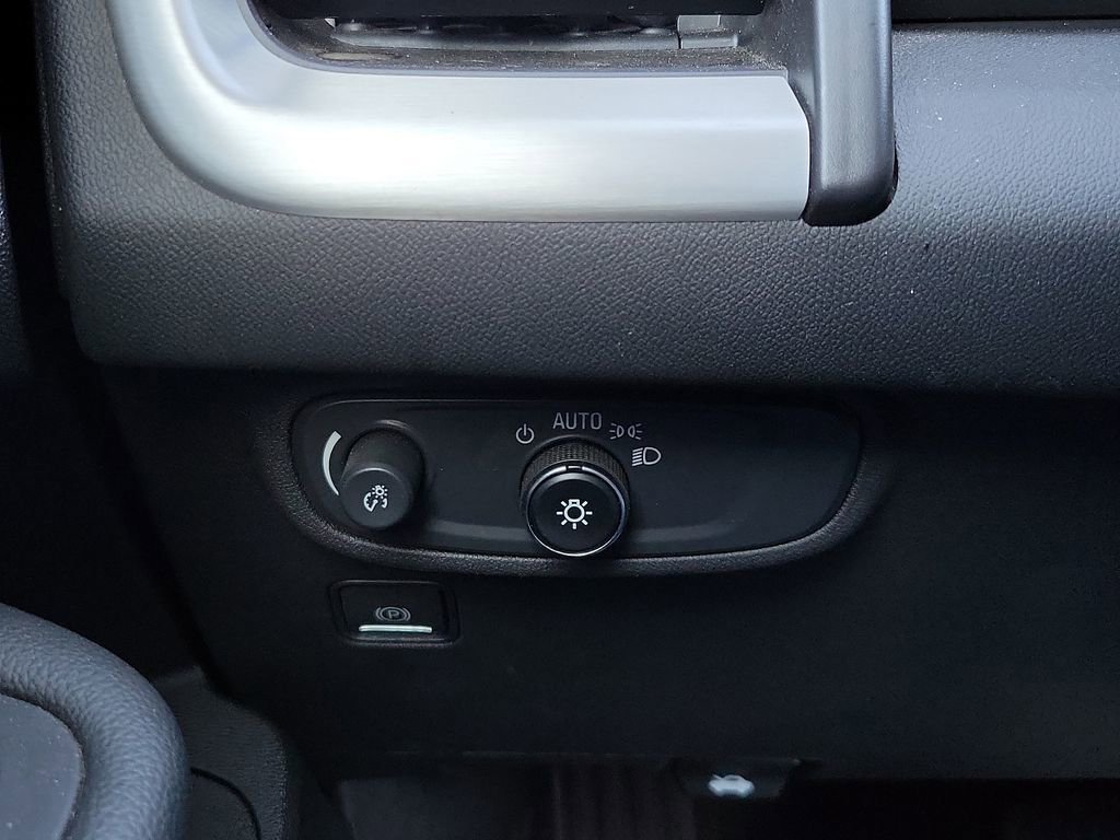 Used 2024 GMC Terrain SLE image 13