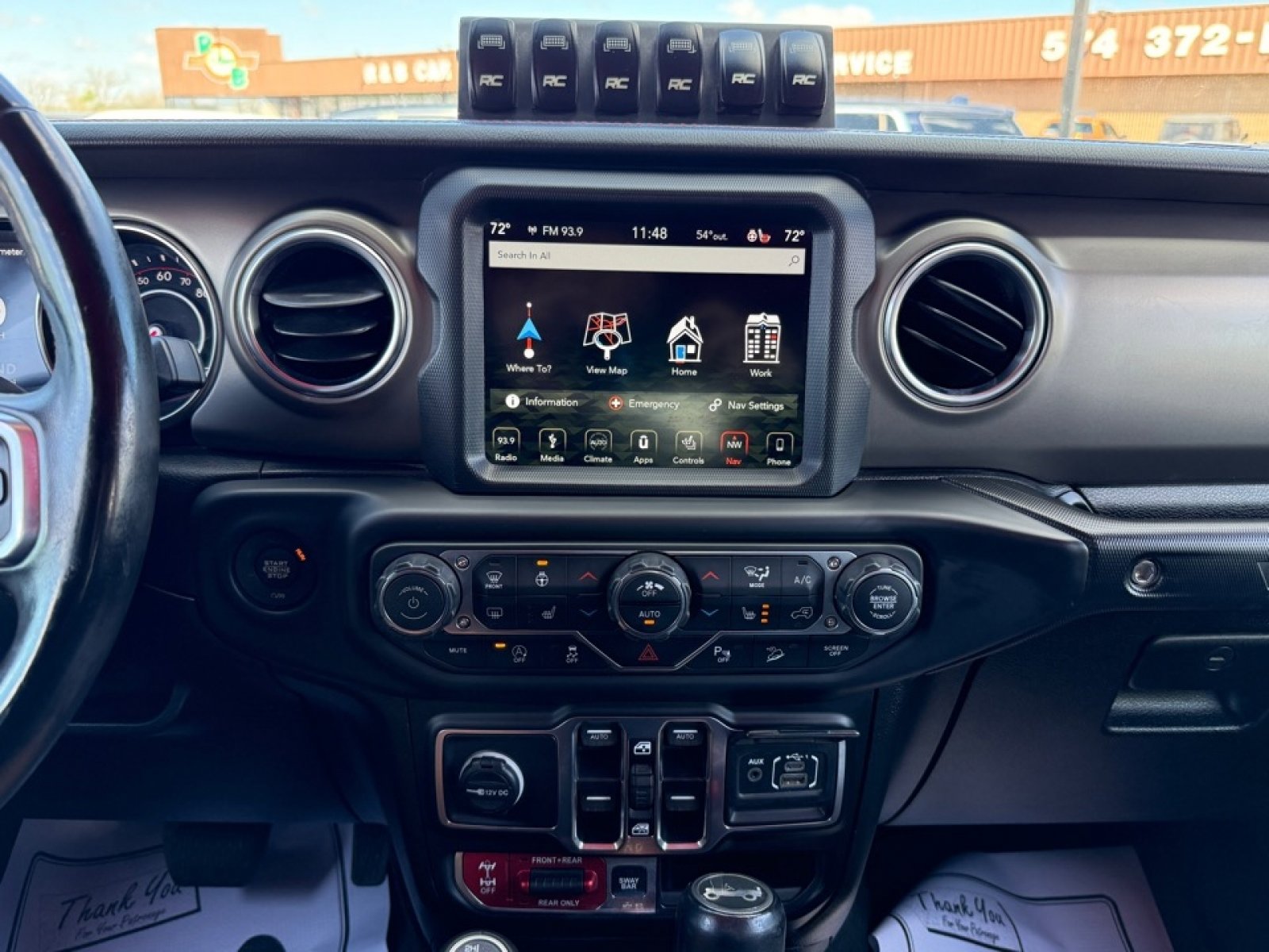 Used 2018 Jeep Wrangler Unlimited Rubicon AWD/4WD image 12