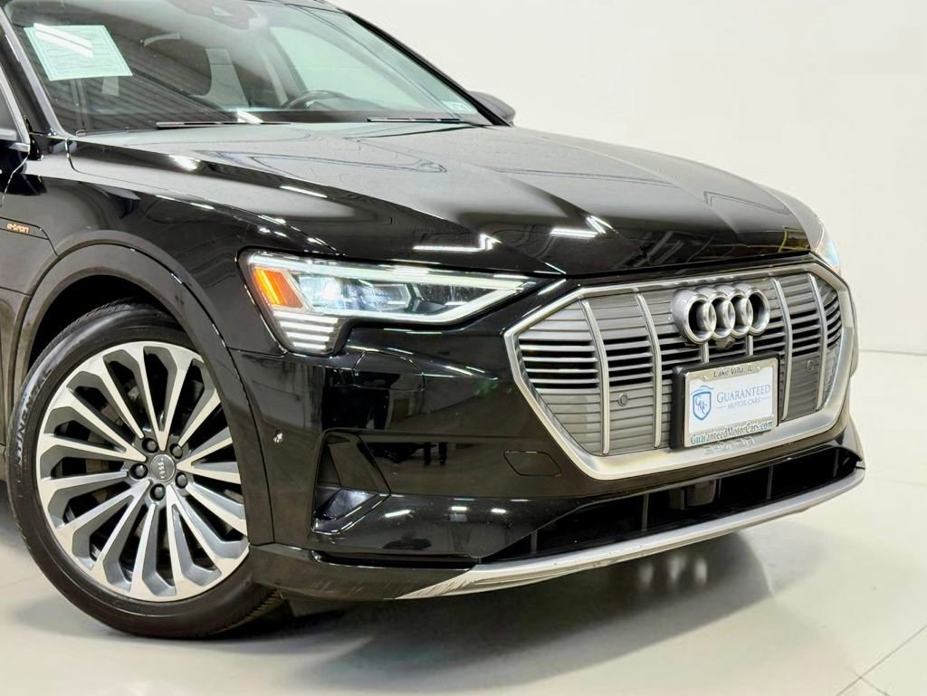 Used 2019 Audi e-tron Prestige w/ Prestige Package AWD/4WD image 5