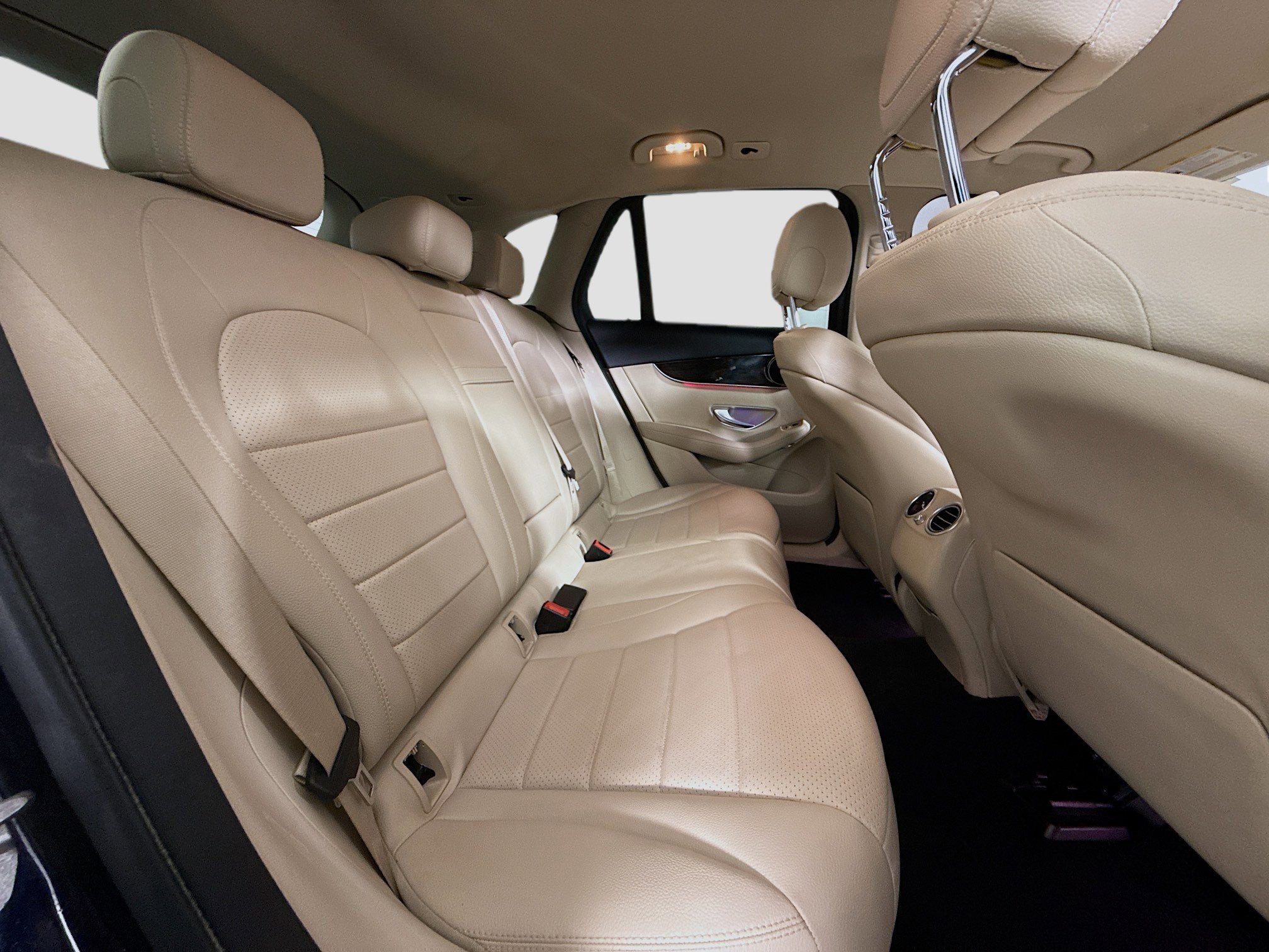 Used 2021 Mercedes-Benz GLC 300 image 27