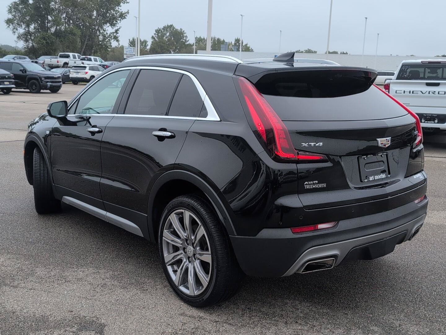 Used 2022 Cadillac XT4 Premium Luxury w/ Sun And Sound Package AWD/4WD image 3
