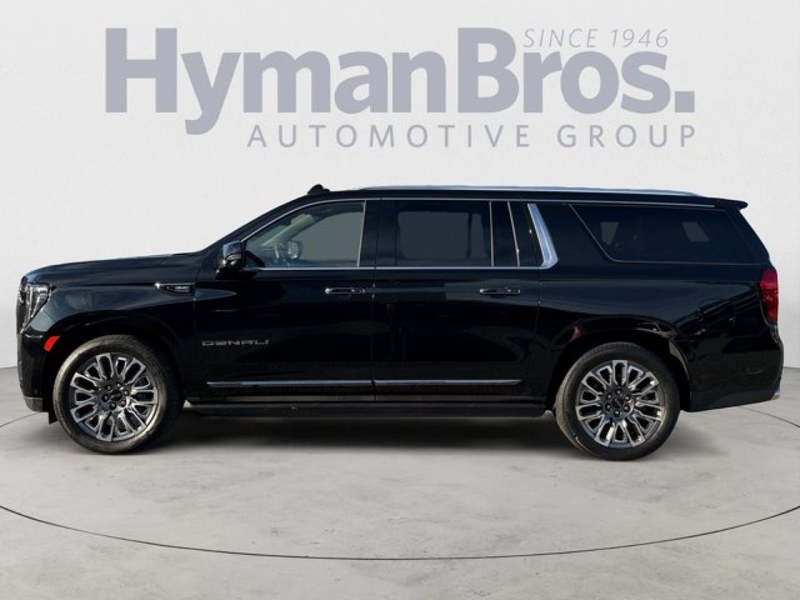 Used 2023 GMC Yukon XL Denali Ultimate AWD/4WD image 6