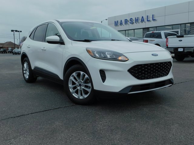 Used 2020 Ford Escape SE image 2