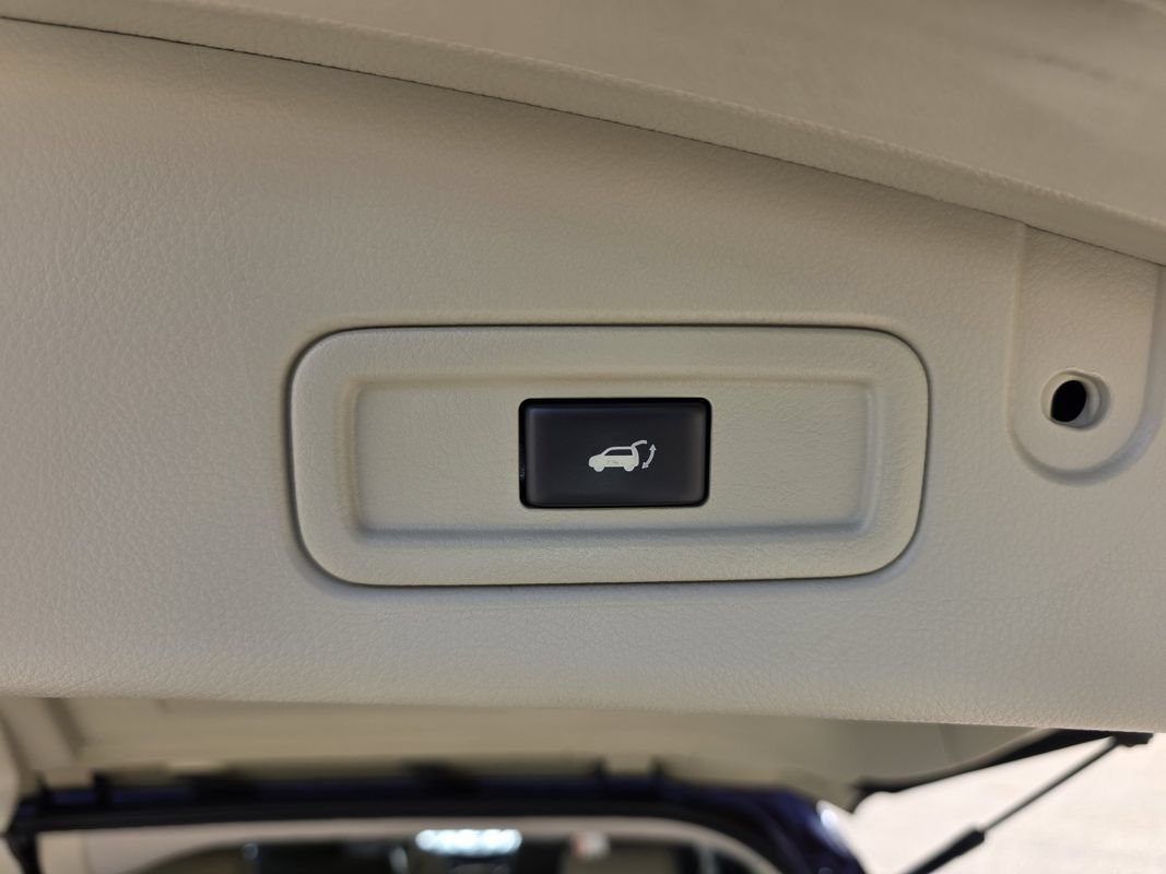 Used 2013 Nissan Murano LE w/ Platinum Pkg AWD/4WD image 19