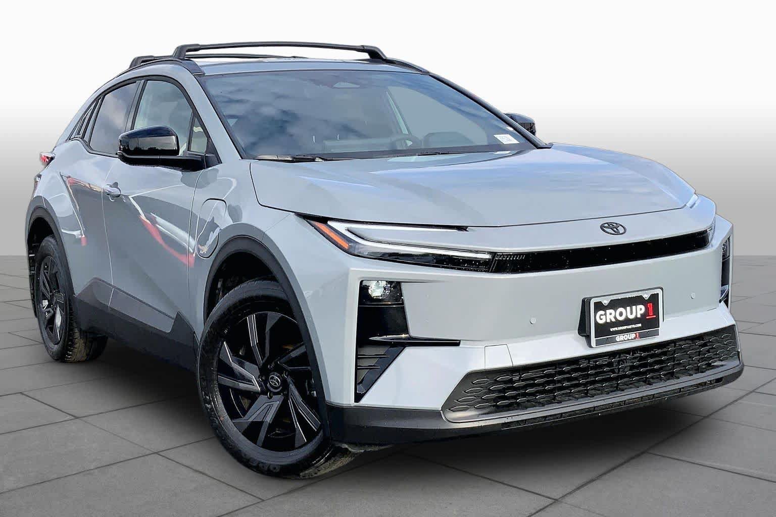 Used 2026 Toyota C-HR AWD/4WD image 2
