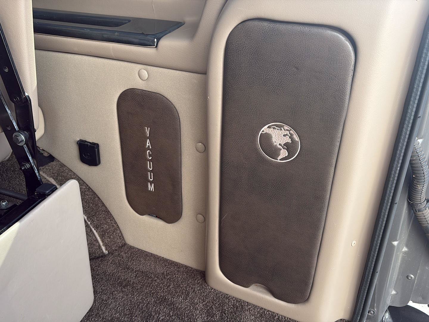 Used 2014 Chevrolet Express 1500 AWD image 53