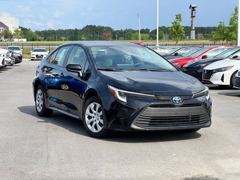 Used 2025 Toyota Corolla LE w/ Convenience Package