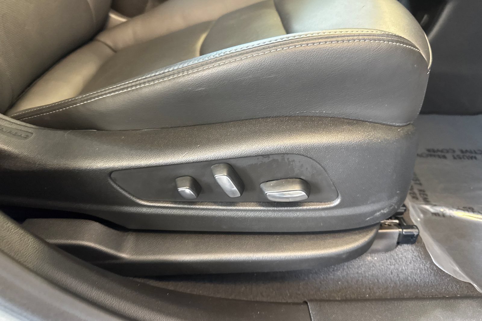 Certified 2025 Cadillac XT6 Premium Luxury FWD image 23