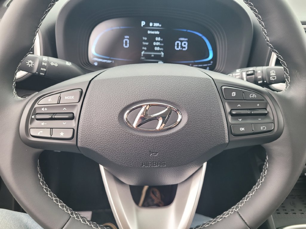 New 2026 Hyundai Venue SEL FWD image 16