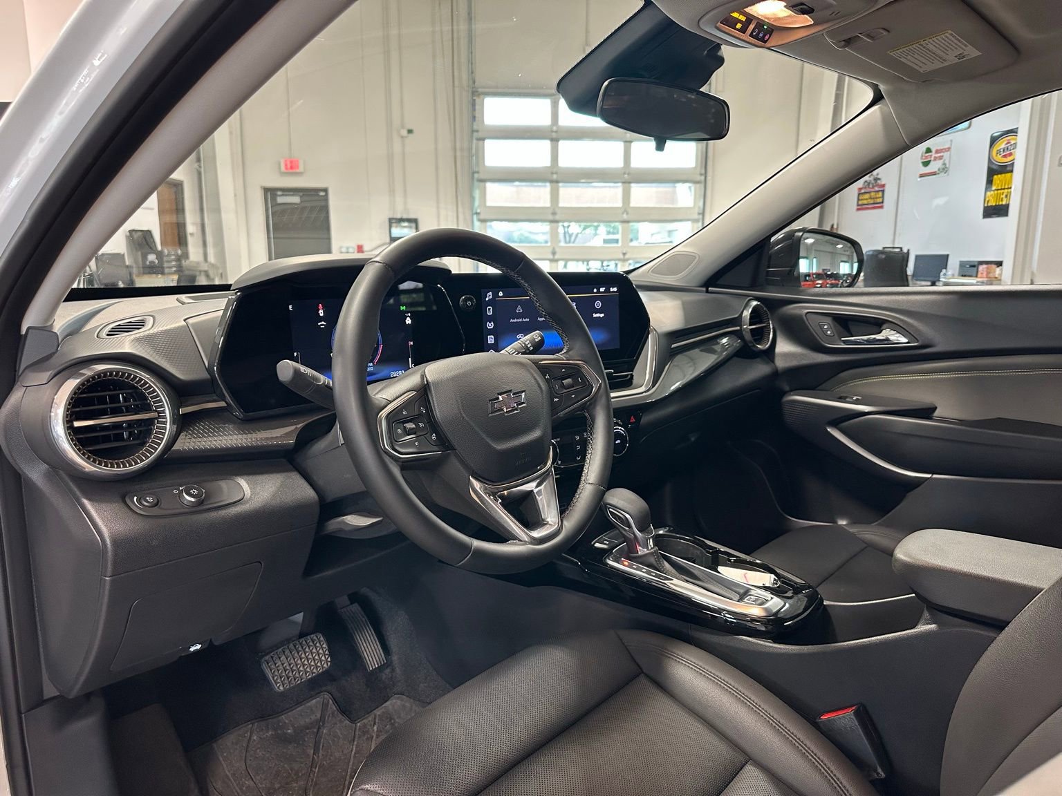 Used 2024 Chevrolet Trax ACTIV w/ Driver Confidence Package FWD image 13
