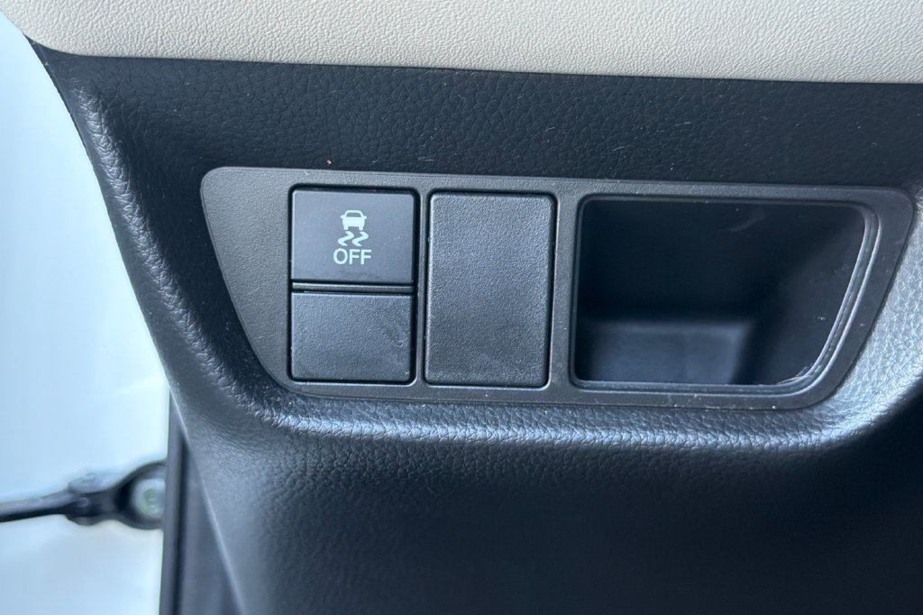 Certified 2024 Honda HR-V LX image 32