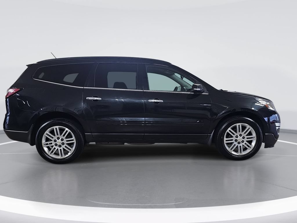 Used 2015 Chevrolet Traverse LT w/ Style and Technology Package FWD image 2