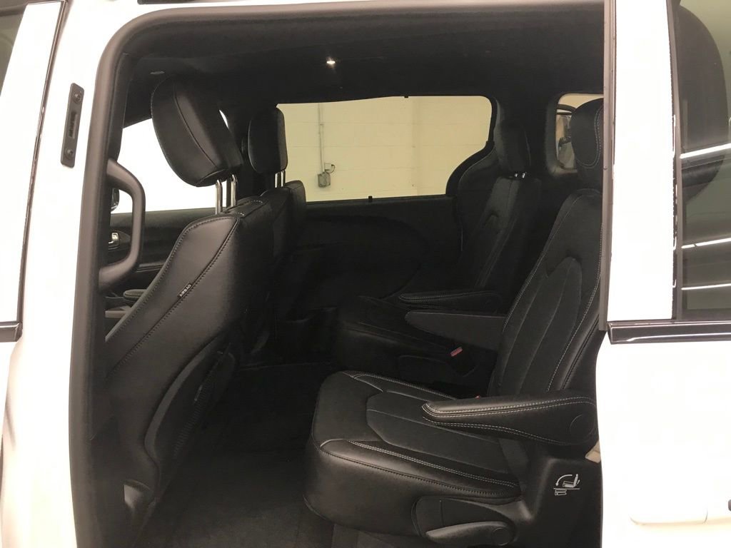 New 2026 Chrysler Pacifica Select w/ S Appearance Package AWD/4WD image 30