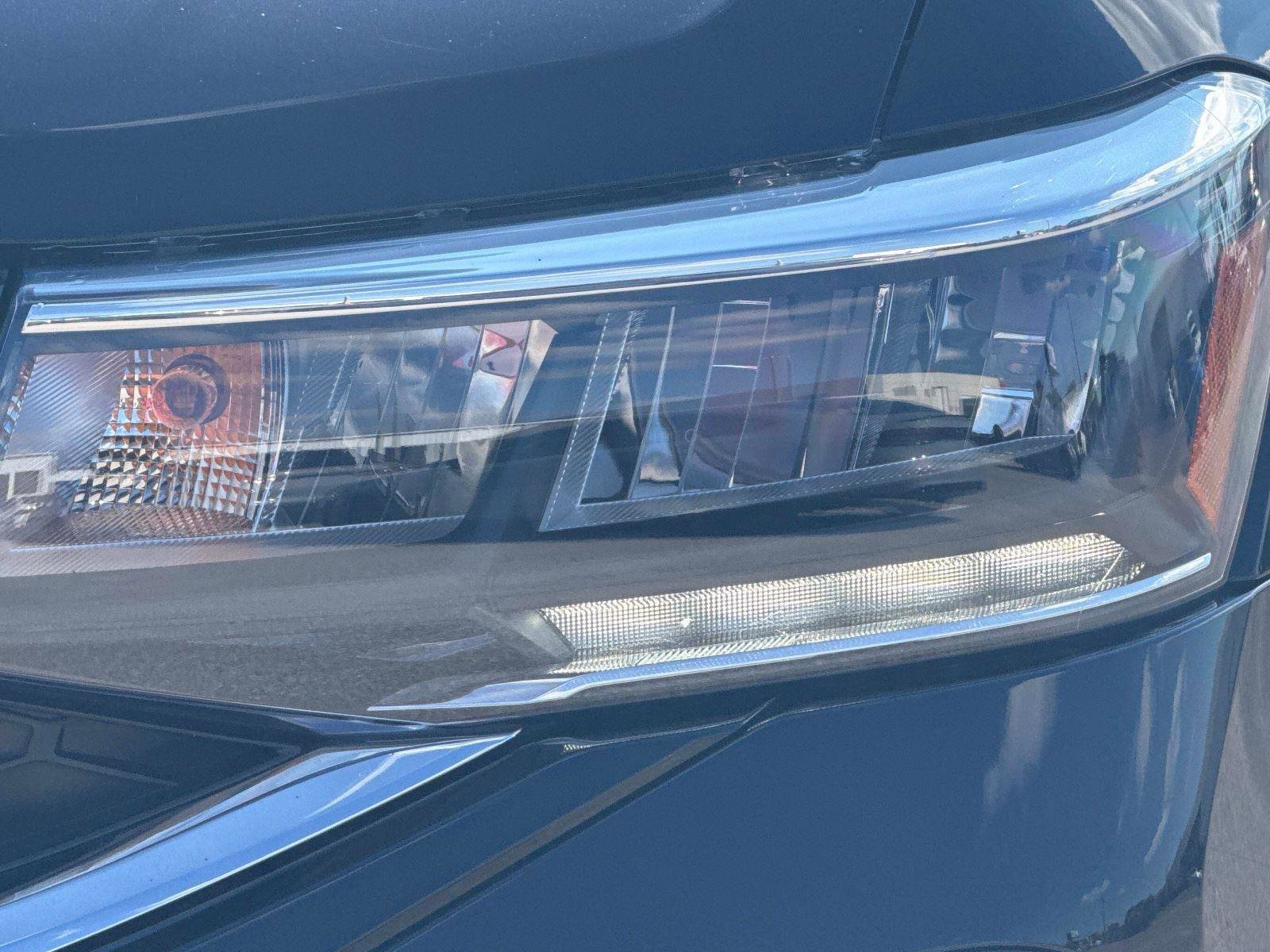 Used 2022 Volkswagen Taos S image 9