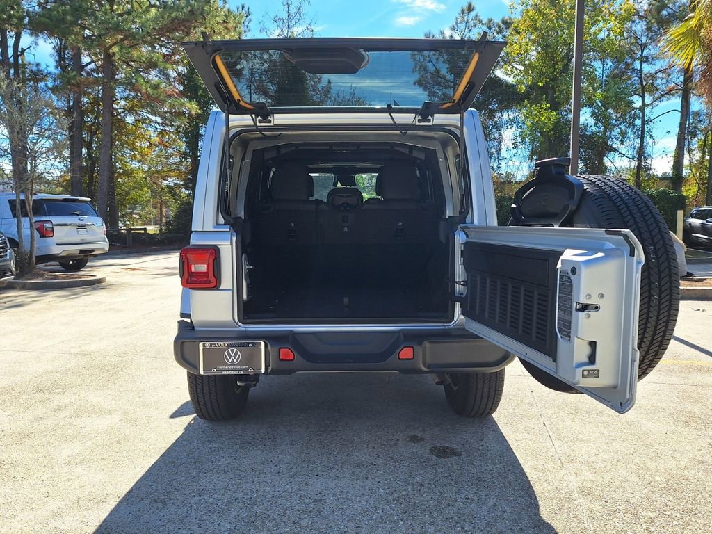 Used 2024 Jeep Wrangler Sahara image 24