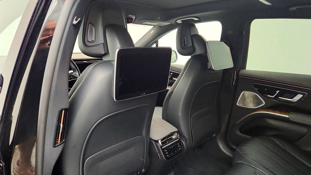 Used 2023 Mercedes-Benz EQS 580 4MATIC SUV w/ Acoustic Comfort Package image 20