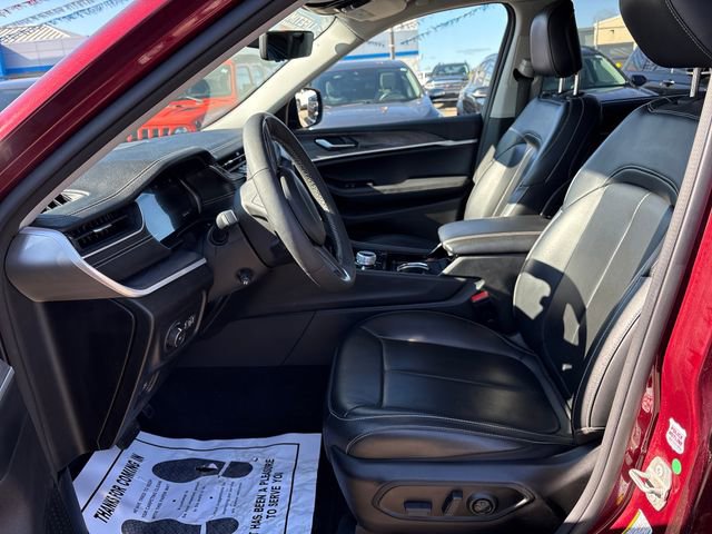 Used 2023 Jeep Grand Cherokee L Limited w/ Luxury Tech Group II image 8